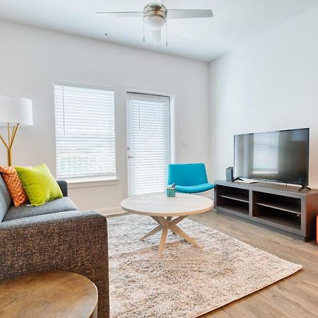 Grand Two Bedroom Two Bathroom Apartment With Balcony Gainesville Exterior photo